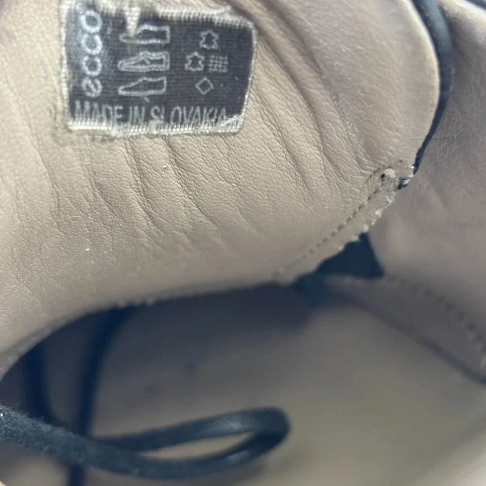Ecco crafted black
